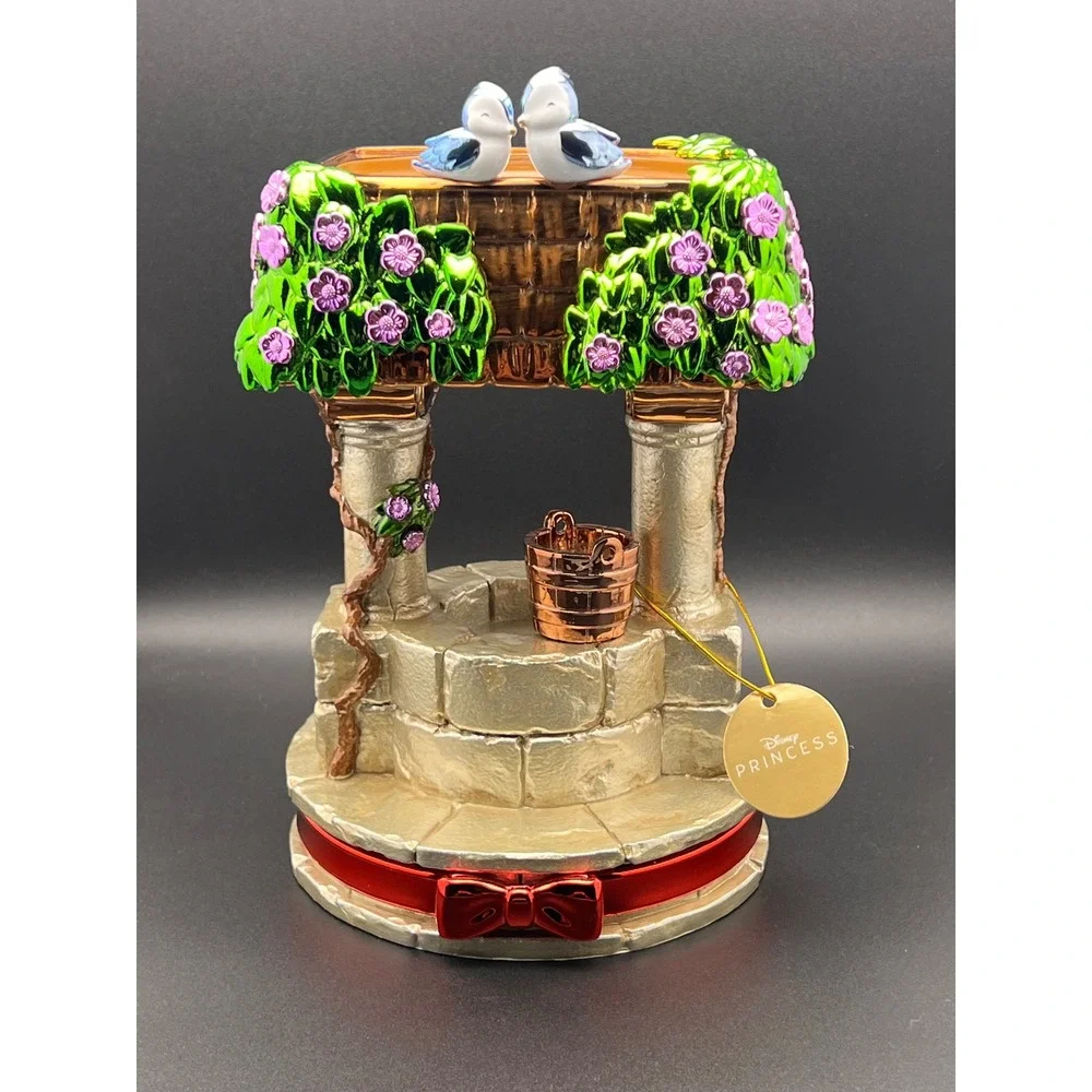 Bath & Body Works Disney Princess Snow White Wishing Well 3-Wick Candle Pedestal